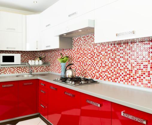Cocina moderna de color rojo