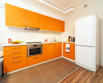 Cocina exótica de muebles naranja