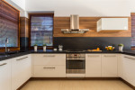 Cocina moderna blanco y madera