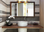 Encimera de madera con lavabo de piedra