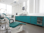 Gabinete dental con muebles turquesa