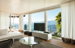 Salón moderno con grandes vistas