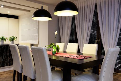 Comedor moderno de estilo asiático