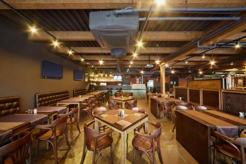 Cafetería de estilo industrial