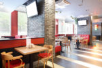 Restaurante moderno con ladrillo gris