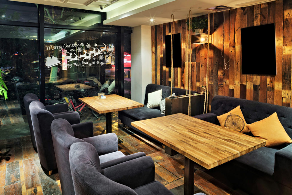 De confianza Iluminar Espinoso Restaurante rústico con sofás grises. Fotos para que te inspires -  3Presupuestos