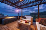 Terraza mediterránea con muebles de ratan