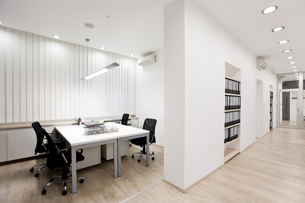 Sala de reuniones de oficina minimalista. Fotos para que te inspires