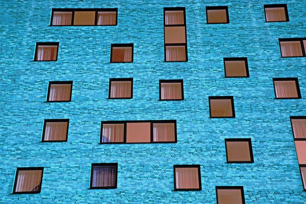 Fachada moderna en color azul