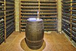 Bodega rústica con barril